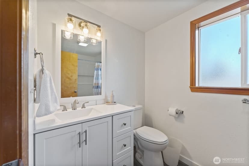 Property photo for 8725 121st Street SW, Lakewood photo 24