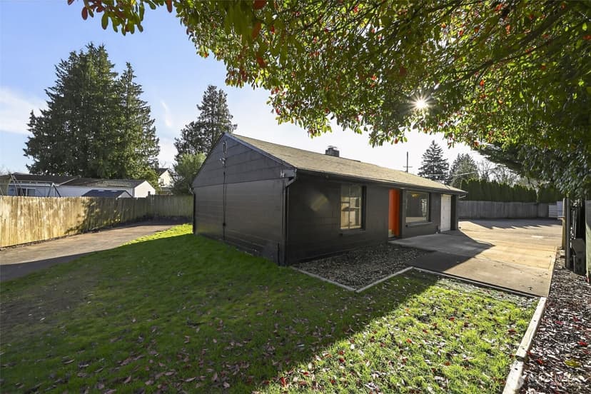 Property photo for 207 S 108th Place, Seattle