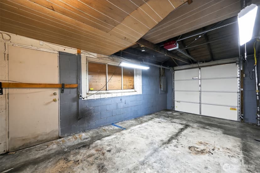 Property photo for 207 S 108th Place, Seattle photo 13