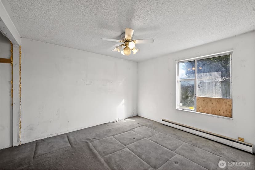 Property photo for 207 S 108th Place, Seattle photo 11