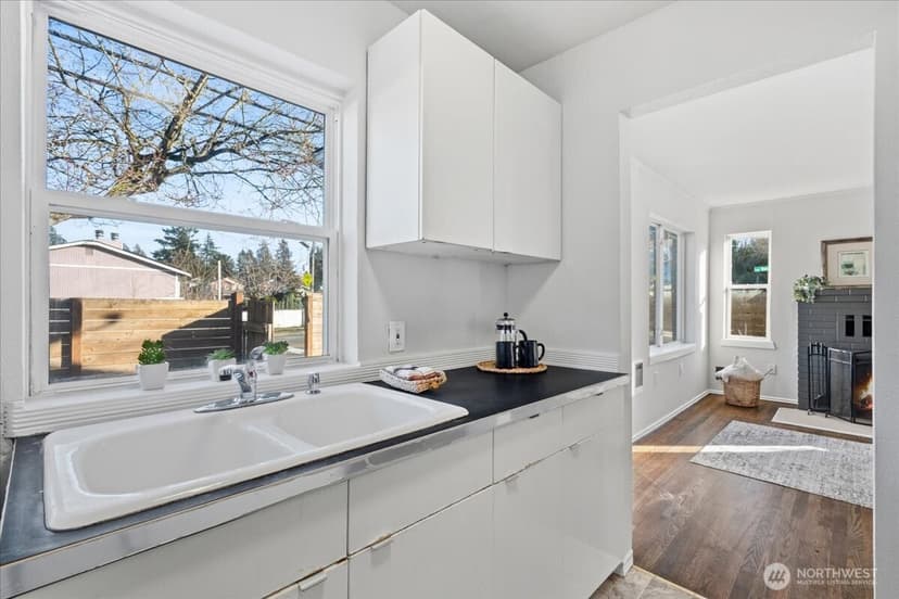 Property photo for 7359 16th Avenue SW, Seattle photo 12