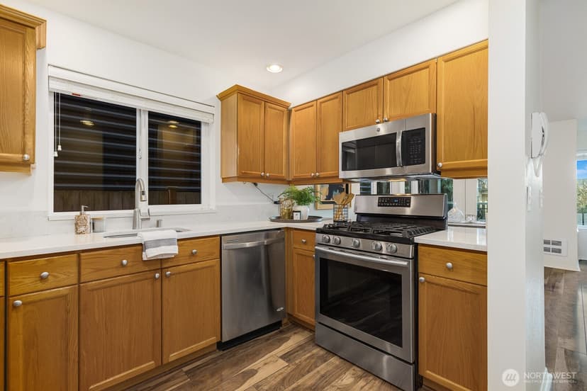 Property photo for 2024 NW 57th Street ##102, Seattle photo 16