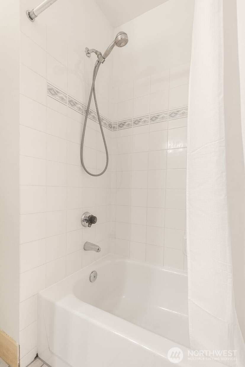 Property photo for 2024 NW 57th Street ##102, Seattle photo 18