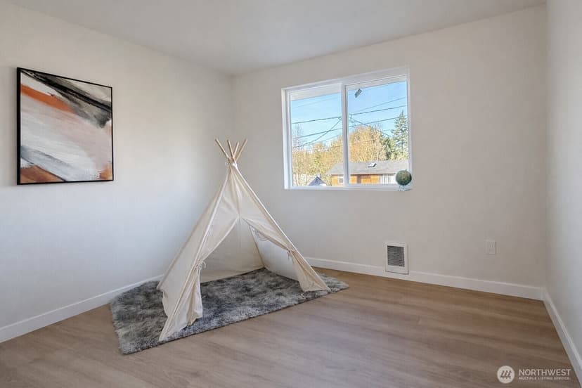 Property photo for 1742 Lafayette Street S, Tacoma photo 6
