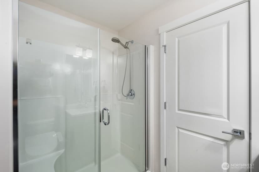 Property photo for 18124 1st Place SW, Normandy Park photo 31