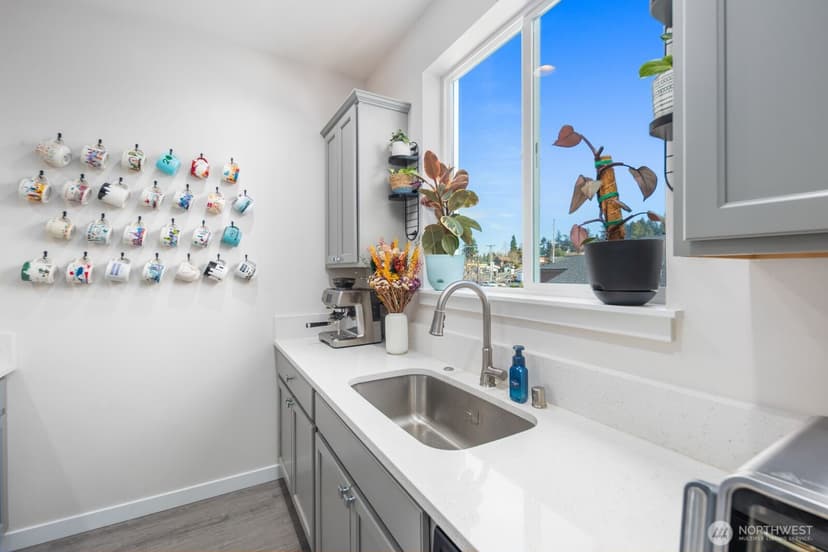 Property photo for 18124 1st Place SW, Normandy Park photo 8