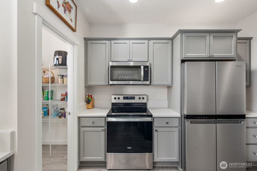 Property photo for 18124 1st Place SW, Normandy Park photo 9
