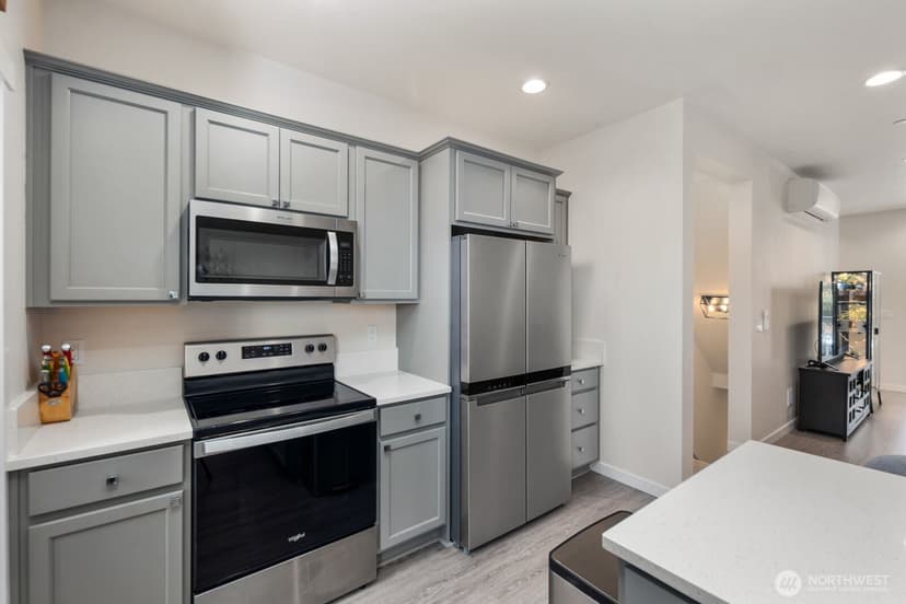 Property photo for 18124 1st Place SW, Normandy Park photo 12