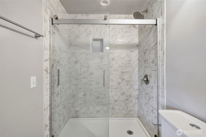 Property photo for 108 F Street SE, Auburn photo 20