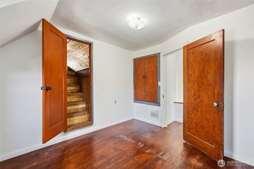 Property photo for 108 F Street SE, Auburn photo 27