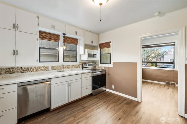 Property photo for 108 F Street SE, Auburn photo 2
