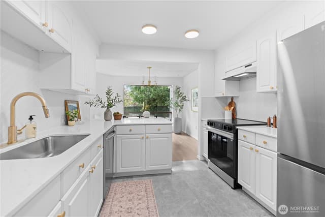 Property photo for 13735 15th Avenue NE #A7, Seattle photo 4