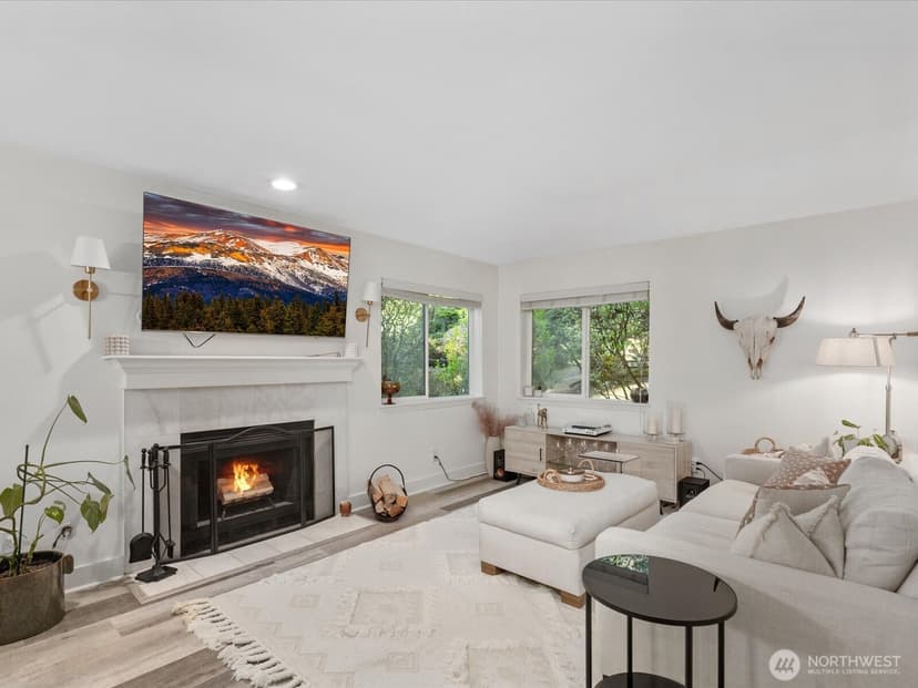 Property photo for 455 Newport Way NW #302, Issaquah