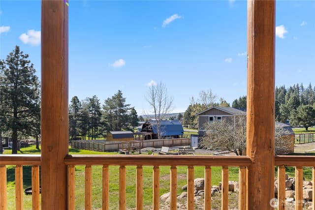 Property photo for 351 Ridge Loop Drive, Cle Elum photo 5