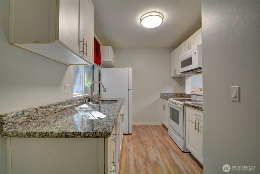 Property photo for 4807 180th Street SW #E105, Lynnwood photo 2