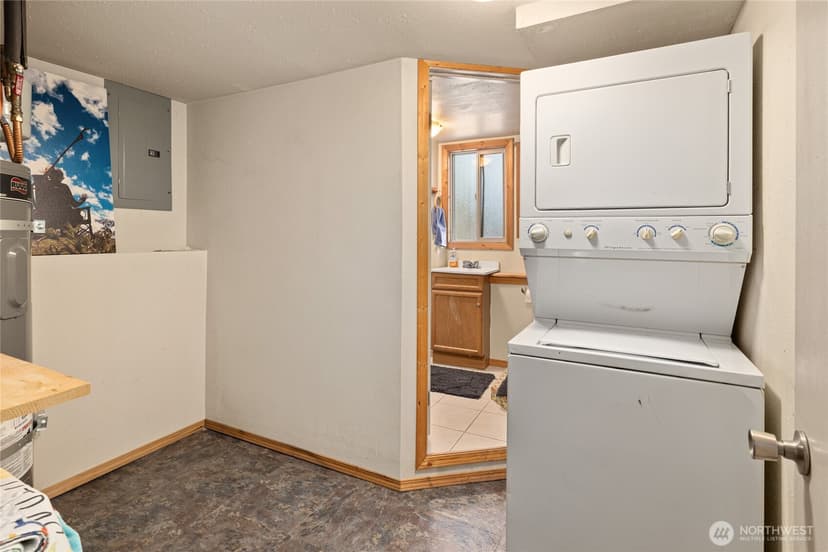 Property photo for 80 Sandstone Drive, Ronald photo 27