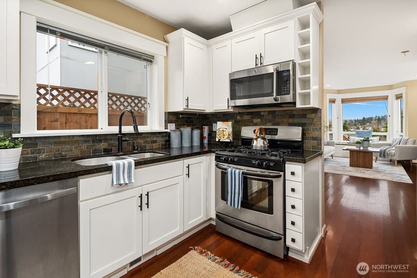 Property photo for 114 W Florentia Street #B, Seattle photo 8