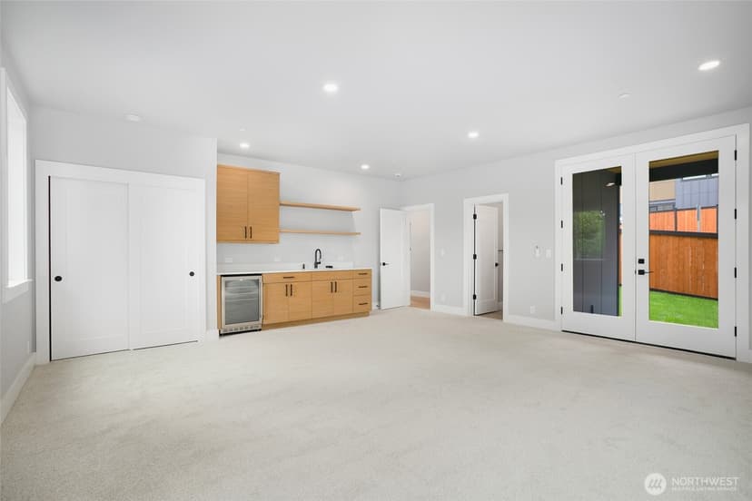 Property photo for 13105 SE 19th Court, Bellevue photo 16