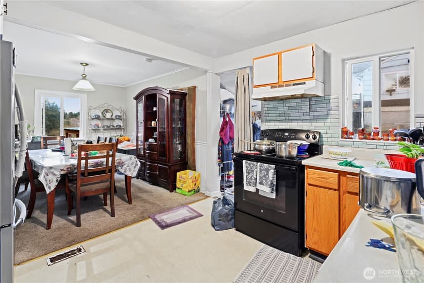 Property photo for 12206 1st Avenue S, Seattle photo 11