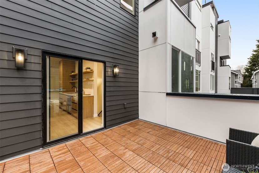 Property photo for 1123 C 10th Avenue E, Seattle photo 19