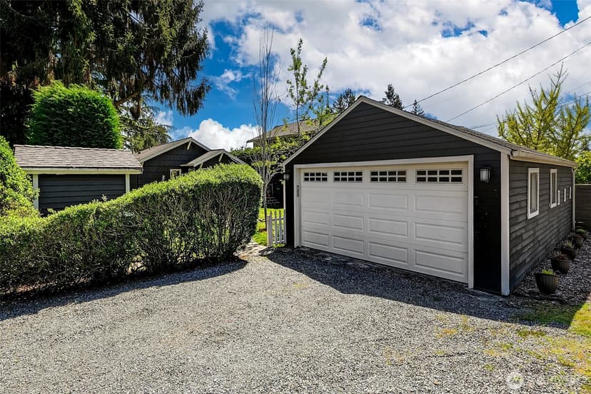 Property photo for 8403 32nd Avenue SW, Seattle photo 12