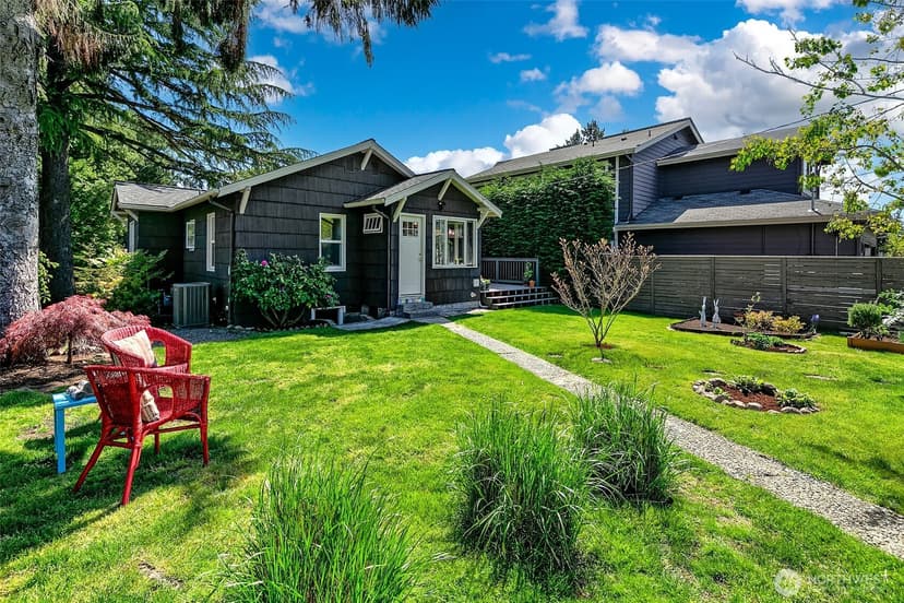 Property photo for 8403 32nd Avenue SW, Seattle photo 11
