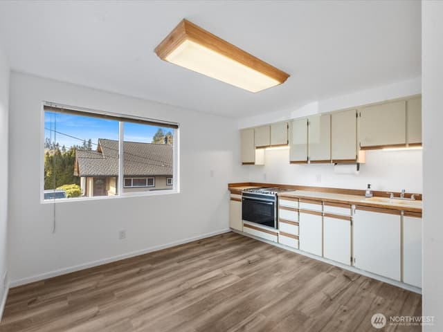 Property photo for 8225 212th Street SW #302, Edmonds photo 3