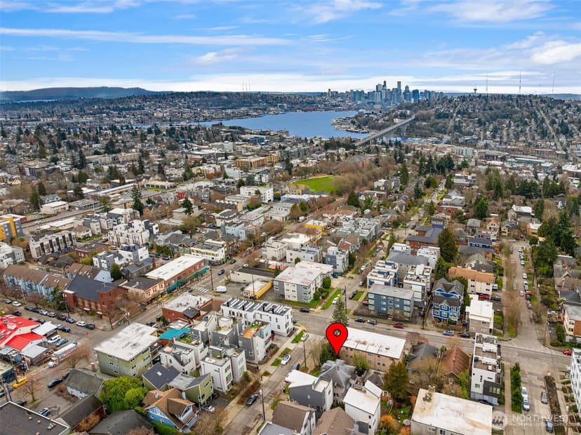 Property photo for 4309 Evanston Avenue N, Seattle photo 10