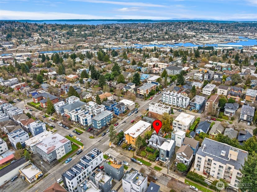 Property photo for 4309 Evanston Avenue N, Seattle photo 6