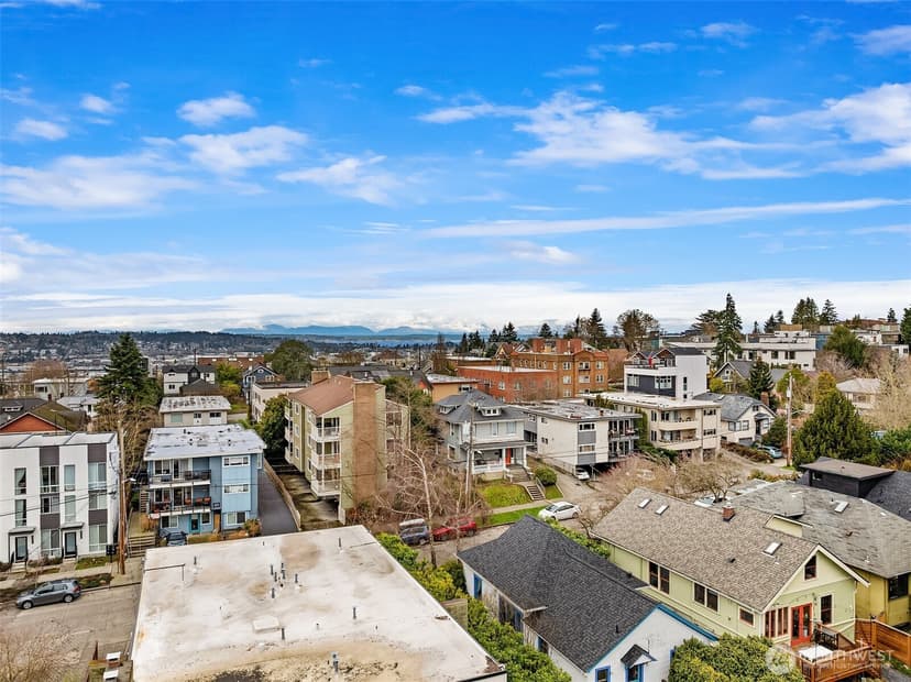 Property photo for 4309 Evanston Avenue N, Seattle photo 12