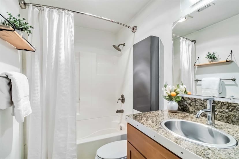 Property photo for 3661 Phinney Avenue N #208, Seattle photo 14