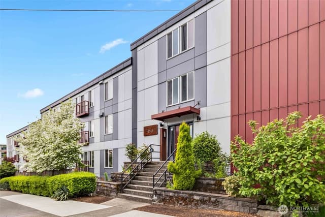 Property photo for 3661 Phinney Avenue N #208, Seattle photo 2
