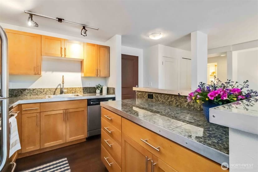 Property photo for 3661 Phinney Avenue N #208, Seattle photo 11