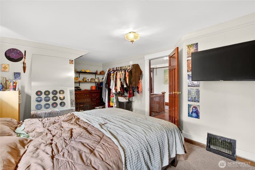 Property photo for 12260 Des Moines Memorial Drive S, Seattle photo 24