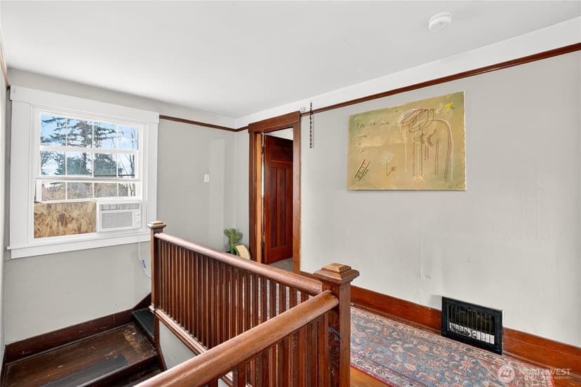 Property photo for 12260 Des Moines Memorial Drive S, Seattle photo 18