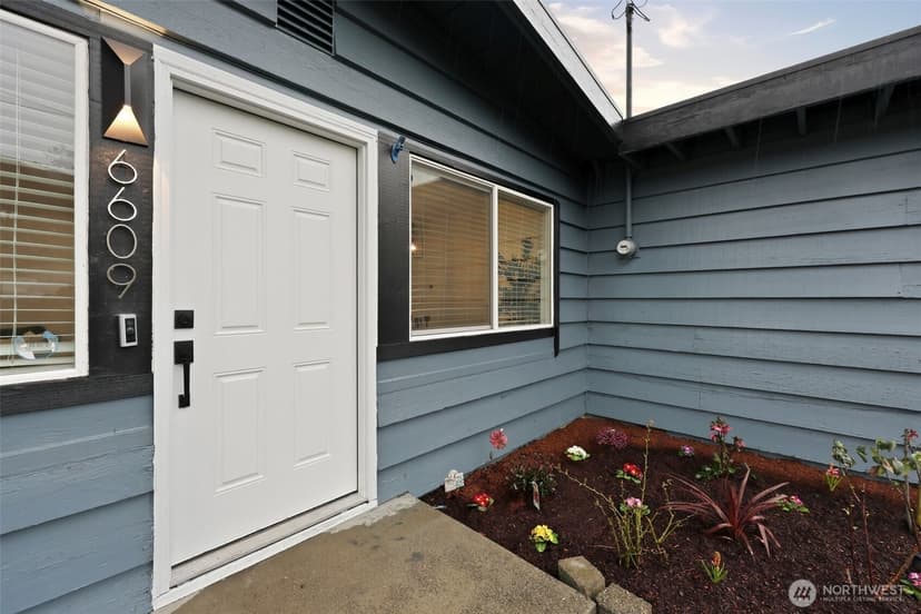 Property photo for 6609 Avondale Road SW, Lakewood photo 2
