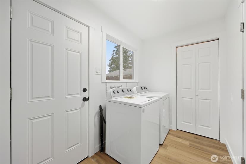 Property photo for 6609 Avondale Road SW, Lakewood photo 21