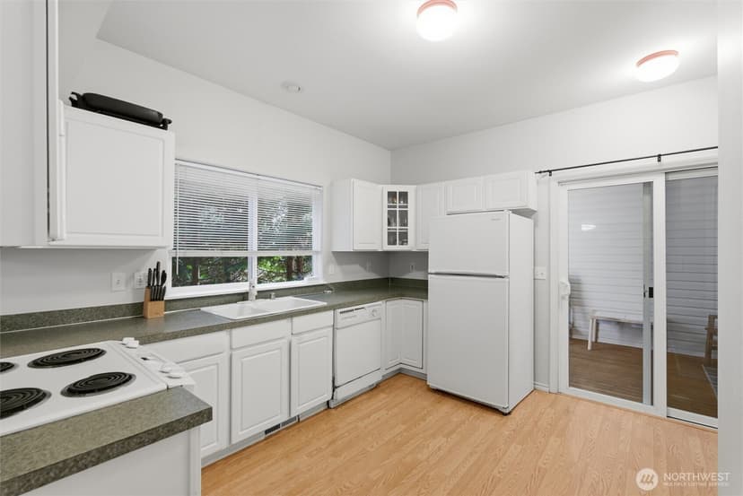 Property photo for 5705 200th Street SW #D, Lynnwood photo 10