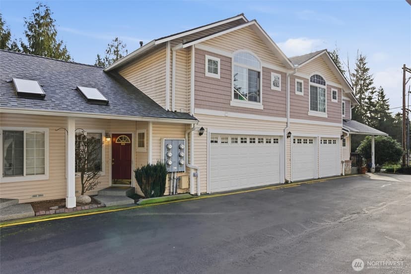 Property photo for 5705 200th Street SW #D, Lynnwood photo 24