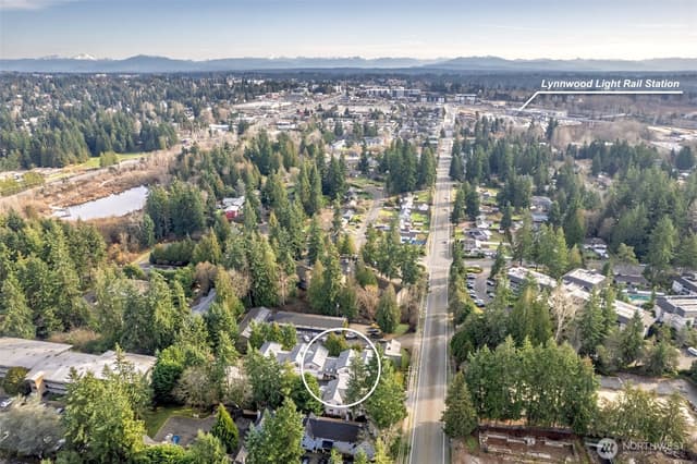 Property photo for 5705 200th Street SW #D, Lynnwood photo 3