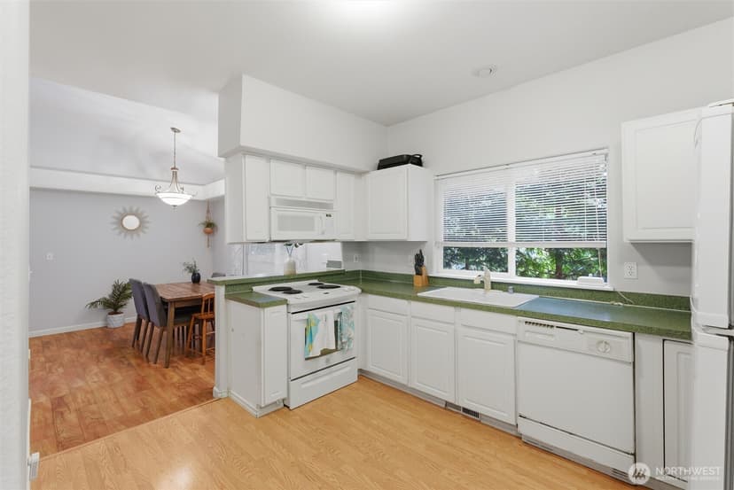 Property photo for 5705 200th Street SW #D, Lynnwood photo 12
