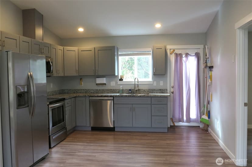 Property photo for 905 Wawona Avenue SW, Ocean Shores photo 7