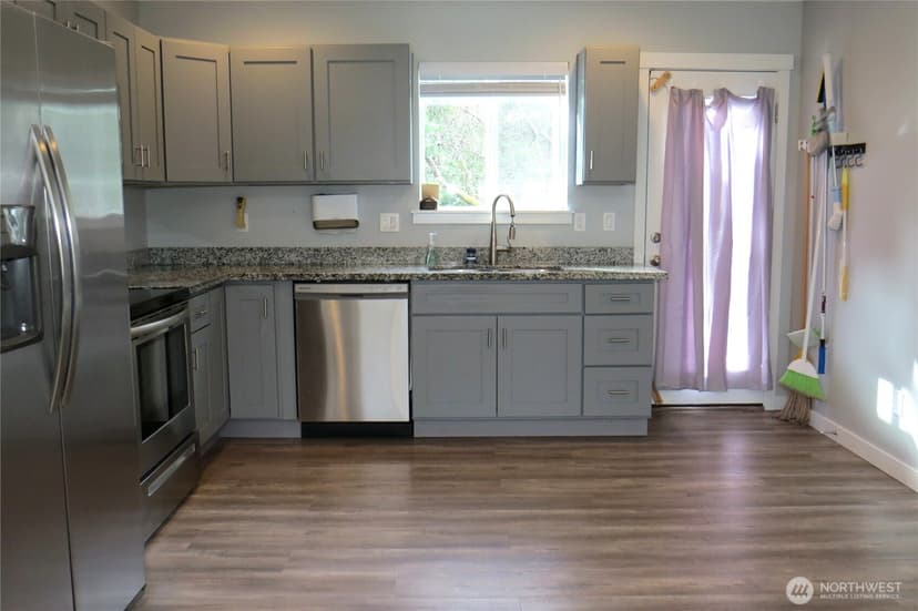 Property photo for 905 Wawona Avenue SW, Ocean Shores photo 11