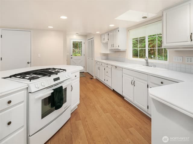 Property photo for 14023 52nd Avenue NW, Gig Harbor photo 3