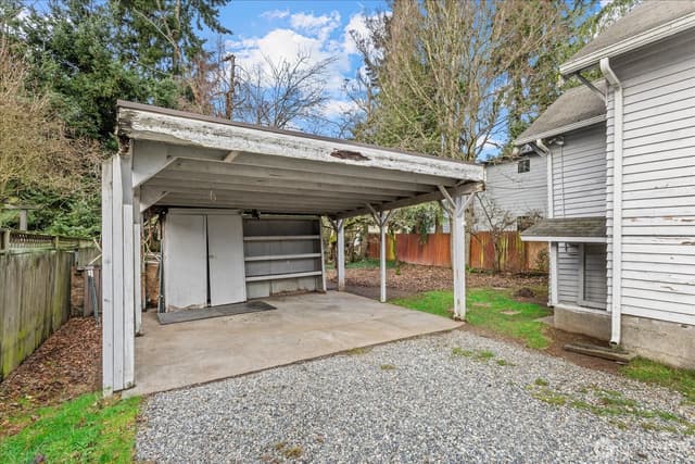 Property photo for 9007 Dayton Avenue N, Seattle photo 3