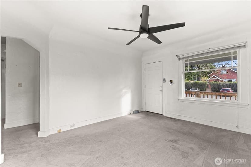 Property photo for 9007 Dayton Avenue N, Seattle photo 16