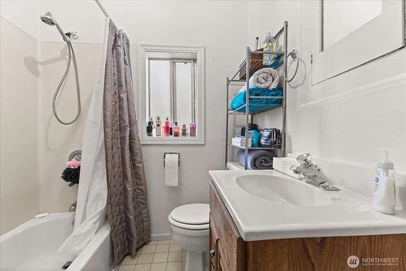 Property photo for 9007 Dayton Avenue N, Seattle photo 8