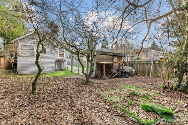 Property photo for 9007 Dayton Avenue N, Seattle photo 4