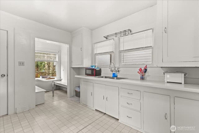 Property photo for 9007 Dayton Avenue N, Seattle photo 5