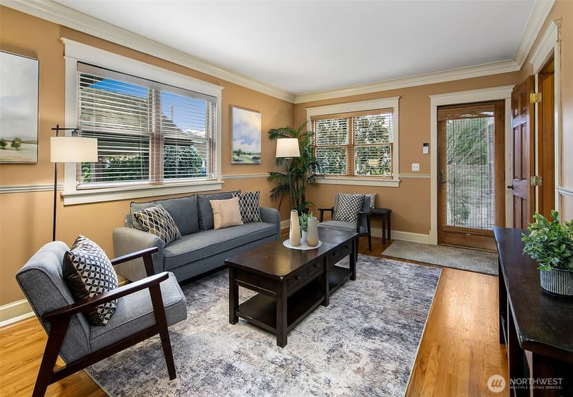 Property photo for 3532 Meridian Avenue N, Seattle photo 15